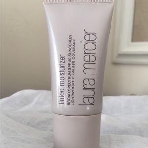 Laura Mercier tinted moisturizer - Sand